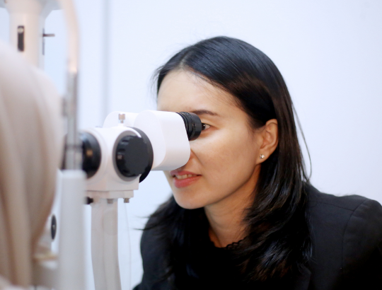 patient en cabinet d'ophtalmologie